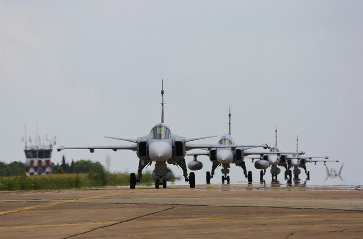 Van tai co Y-9 Trung Quoc do suc C-130 My o Thai Lan-Hinh-9