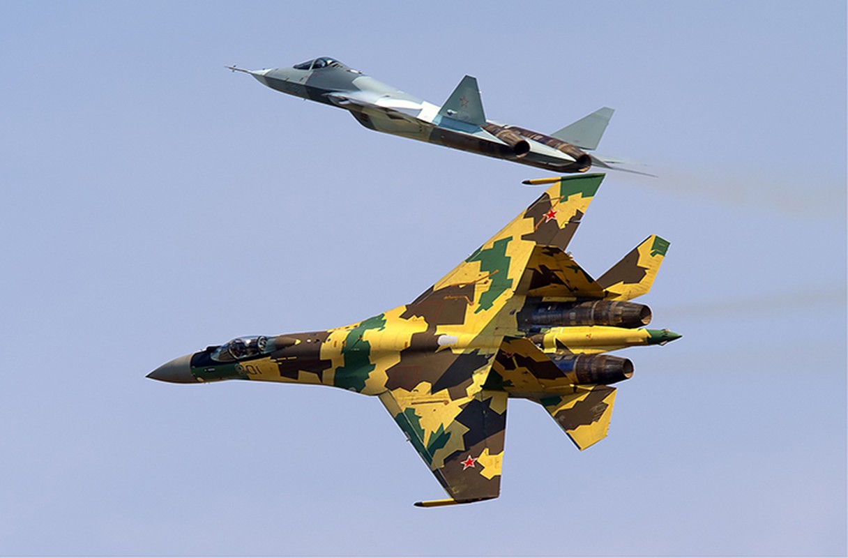 Gap Su-35, tiem kich F-16 danh tieng phai 