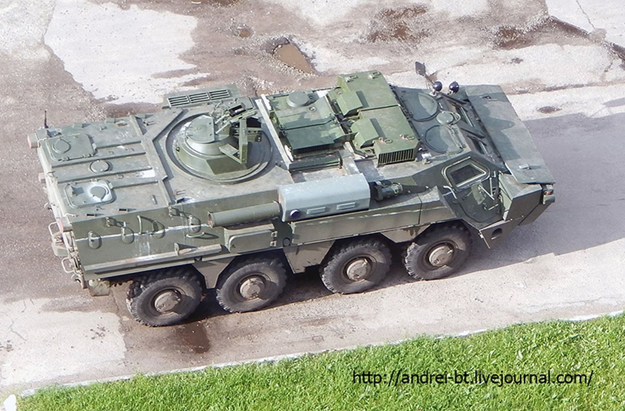 Lo suc manh xe boc thep BTR-4M Ukraine ban cho nuoc DNA-Hinh-4