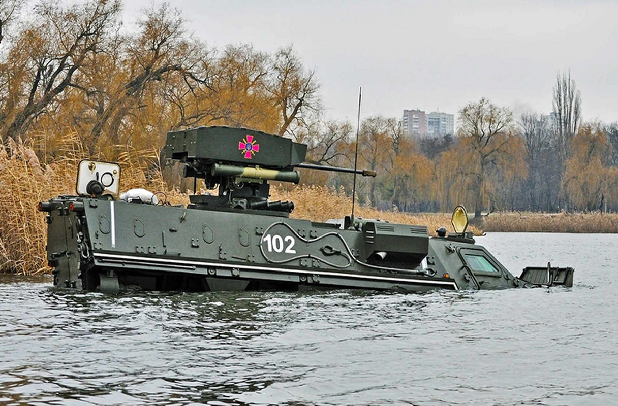 Lo suc manh xe boc thep BTR-4M Ukraine ban cho nuoc DNA-Hinh-9