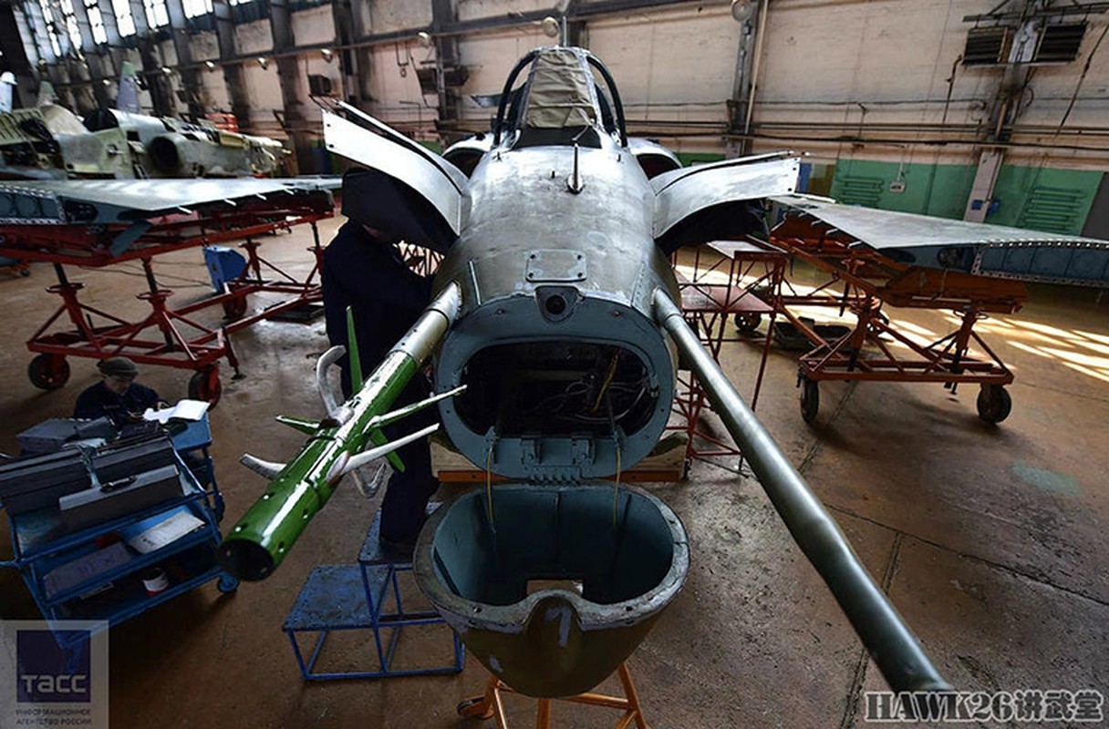 Bat ngo: Nga hoi sinh Su-24, Su-25 da vut ra bai rac-Hinh-13