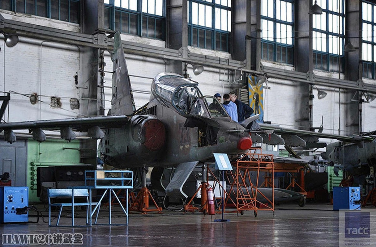 Bat ngo: Nga hoi sinh Su-24, Su-25 da vut ra bai rac-Hinh-8