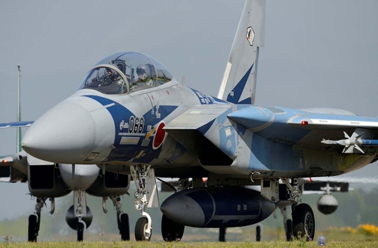 Nhat Ban dung tiem kich F-15J dau Su-35, J-20 Trung Quoc?-Hinh-6