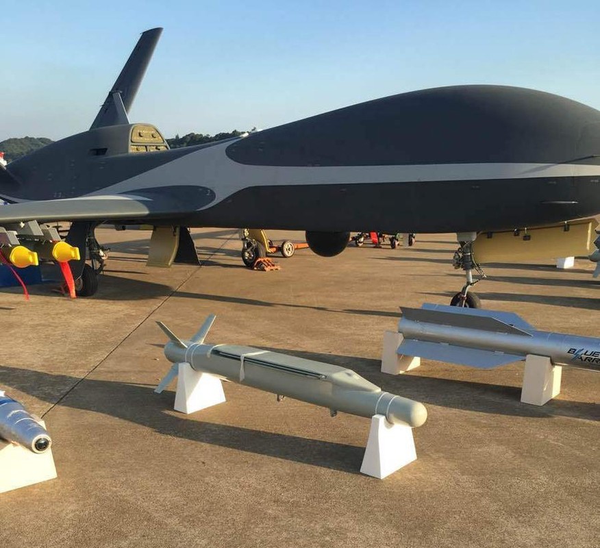 Den UAV Avenger cung bi nhai, My bo tay voi Trung Quoc-Hinh-5