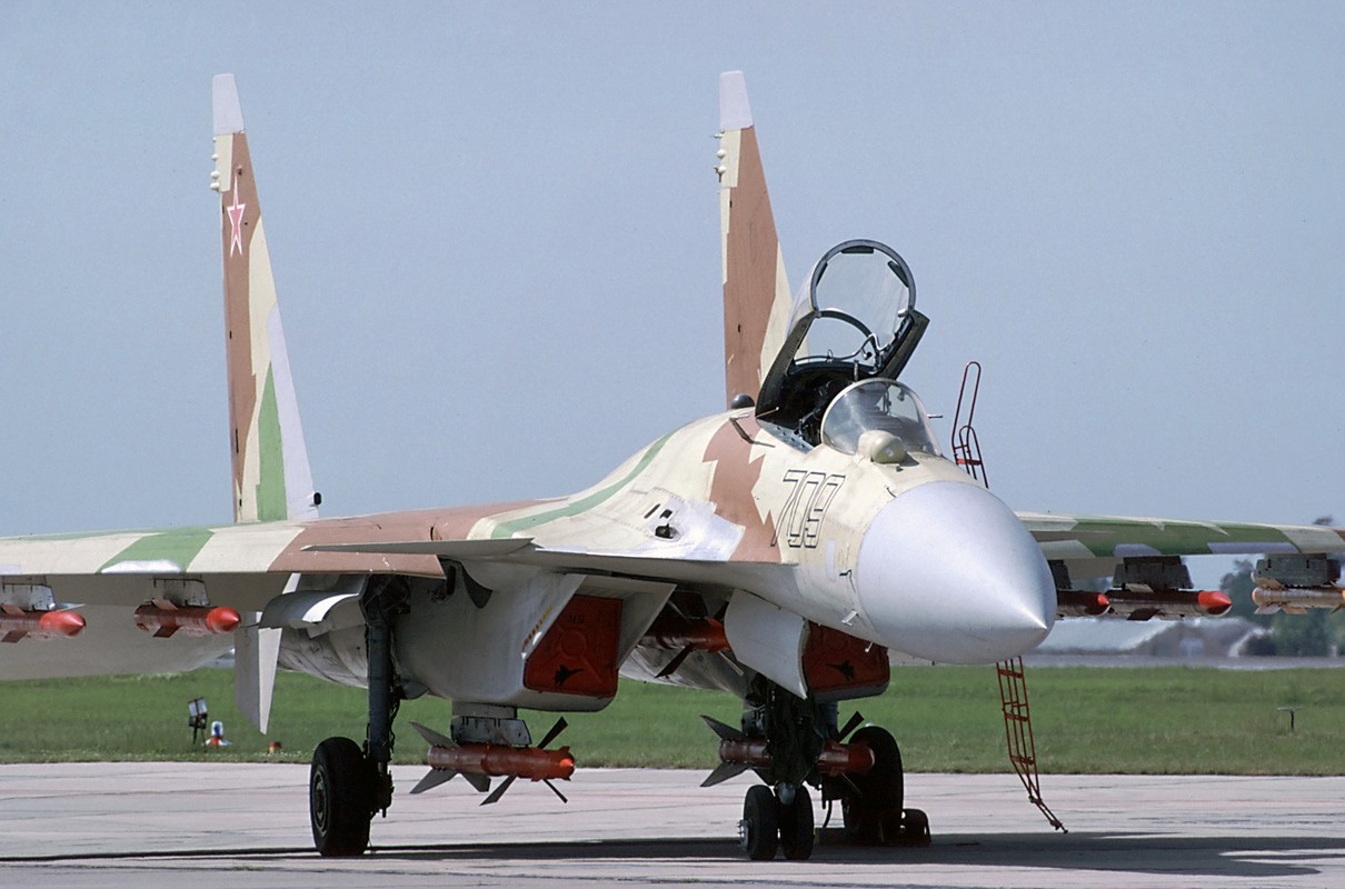 Top bi mat thu vi tren sieu tiem kich Su-35-Hinh-2