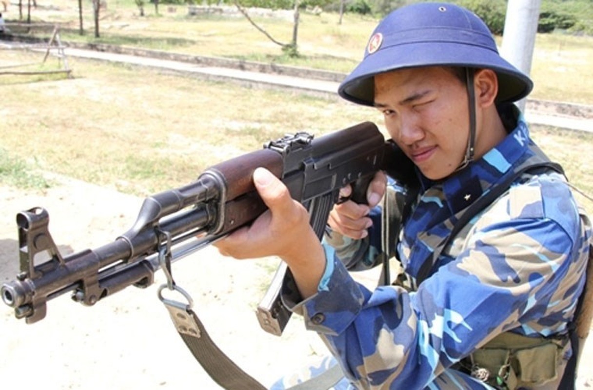 AK-47 cua Viet Nam la sung truong hay sung tieu lien?-Hinh-2