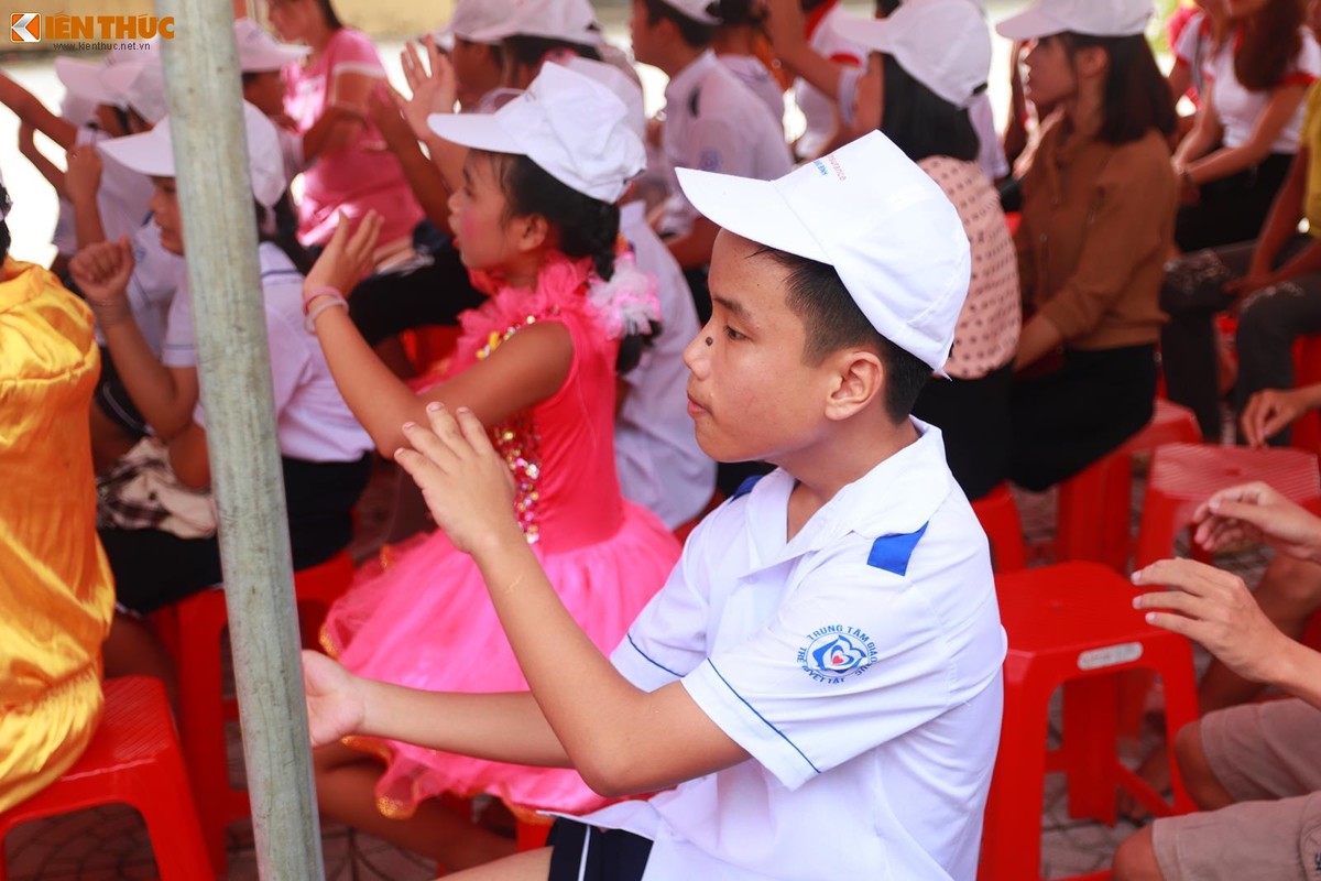 Tet trung thu cua tre em khuyet tat tren que huong tuong Giap-Hinh-8