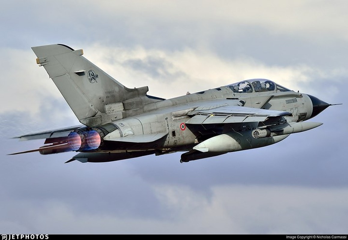 Bo roi Panavia Tornado, khong quan chau Au con lai gi de chong Nga- Chien co bieu tuong cua khong quan chau Au bi bo roi-Hinh-6