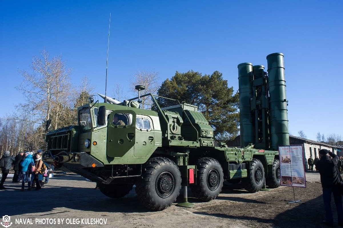 Ten lua S-400 se bao ve can cu tau ngam hat nhan Nga-Hinh-2