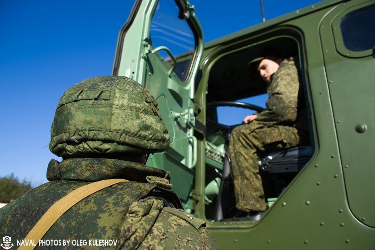 Ten lua S-400 se bao ve can cu tau ngam hat nhan Nga-Hinh-3