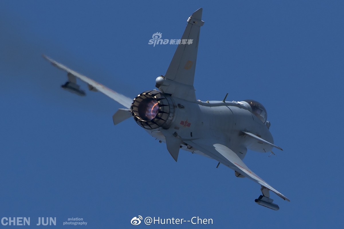 Lo dien bien the J-10 voi dong co vector 3D, F-16 da la qua khu?-Hinh-5