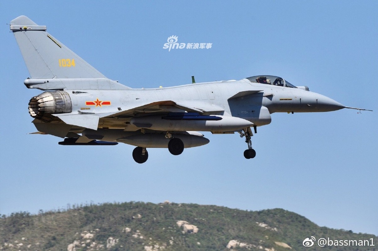 Lo dien bien the J-10 voi dong co vector 3D, F-16 da la qua khu?-Hinh-8