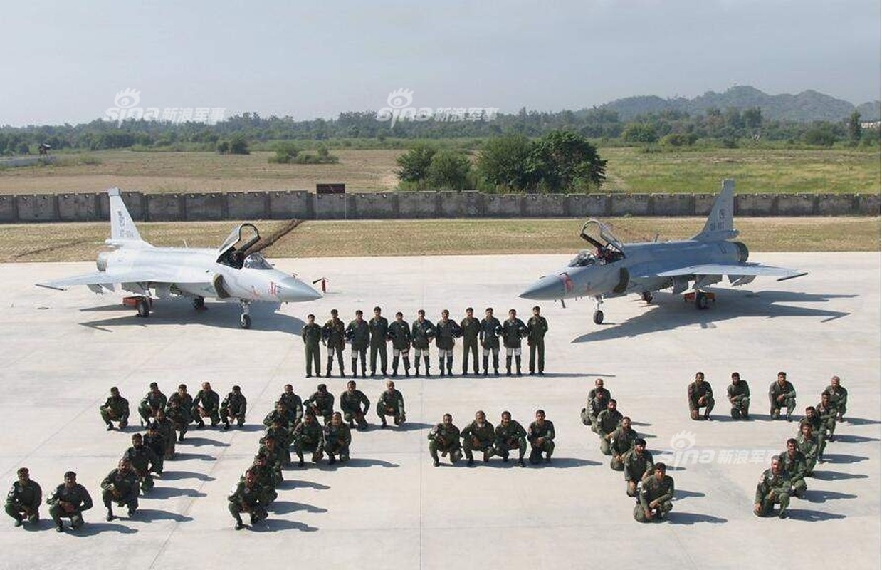 Iran dinh mua tiem kich JF-17 cua Trung Quoc doi pho My-Hinh-5