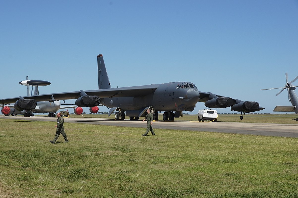 S-400 phu kin Kaliningrad, B-52 cho co manh dong keo tan tanh-Hinh-3