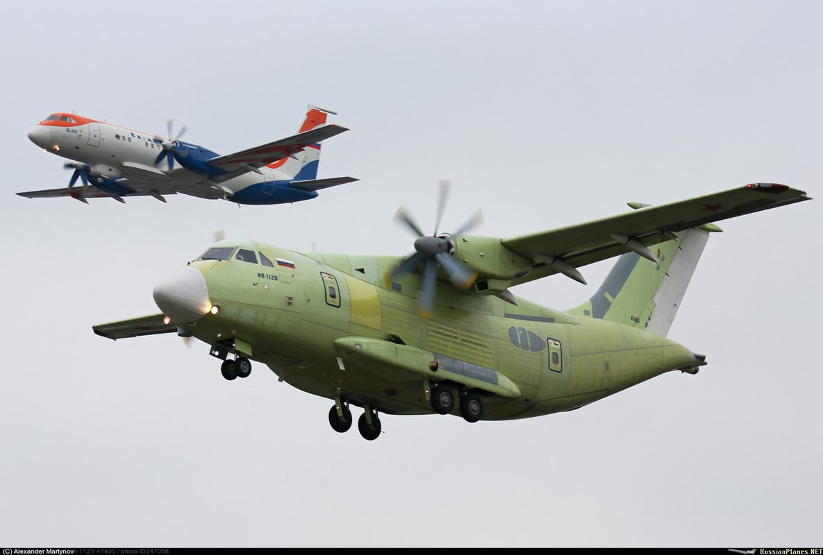 Can canh chuyen bay dau tien cua may bay Il-112V Nga-Hinh-6