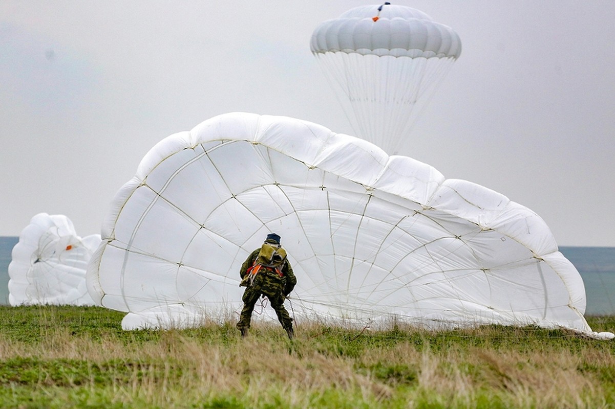 Muc kich hang nghin linh Nga do bo o at o Crimea-Hinh-3