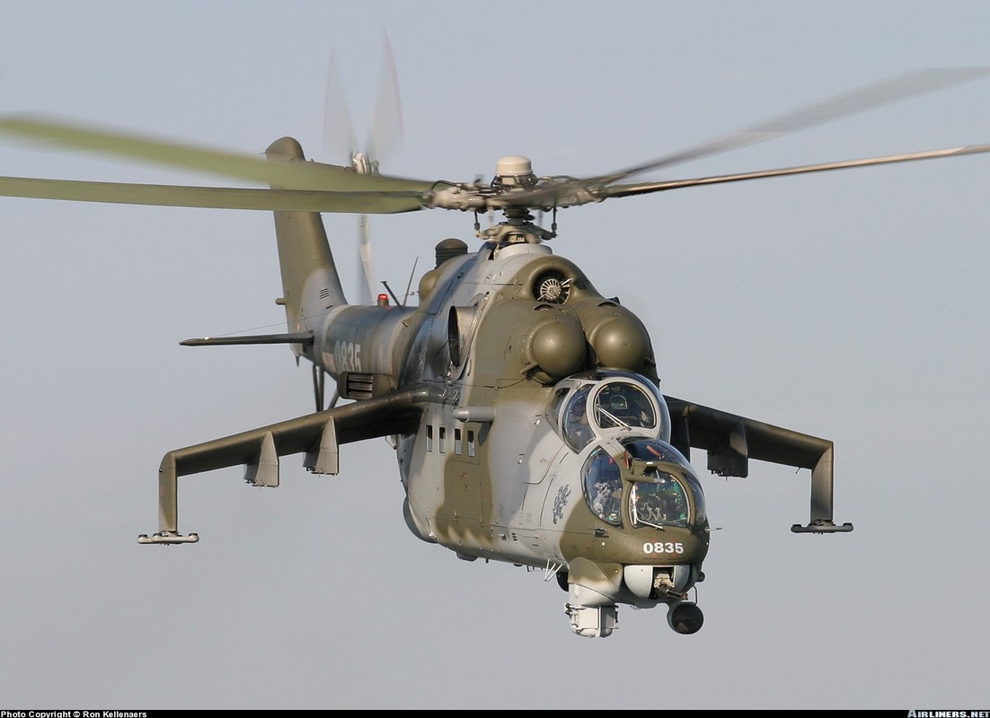 Day truc thang Mi-24 “ve vuon” de ruoc AH-1Z: Sai lam chet nguoi!-Hinh-9