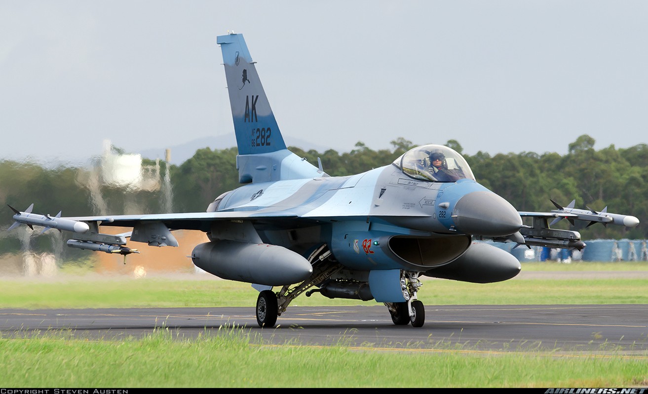 May bay F-16 My cham tran MiG-21: Ai thang ai?-Hinh-3