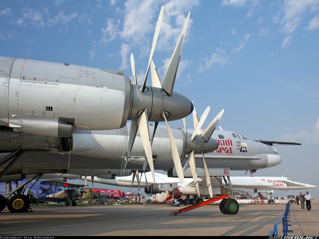 Nang cap mot thu, “phao dai bay” Tu-95MS manh gap van lan!-Hinh-3