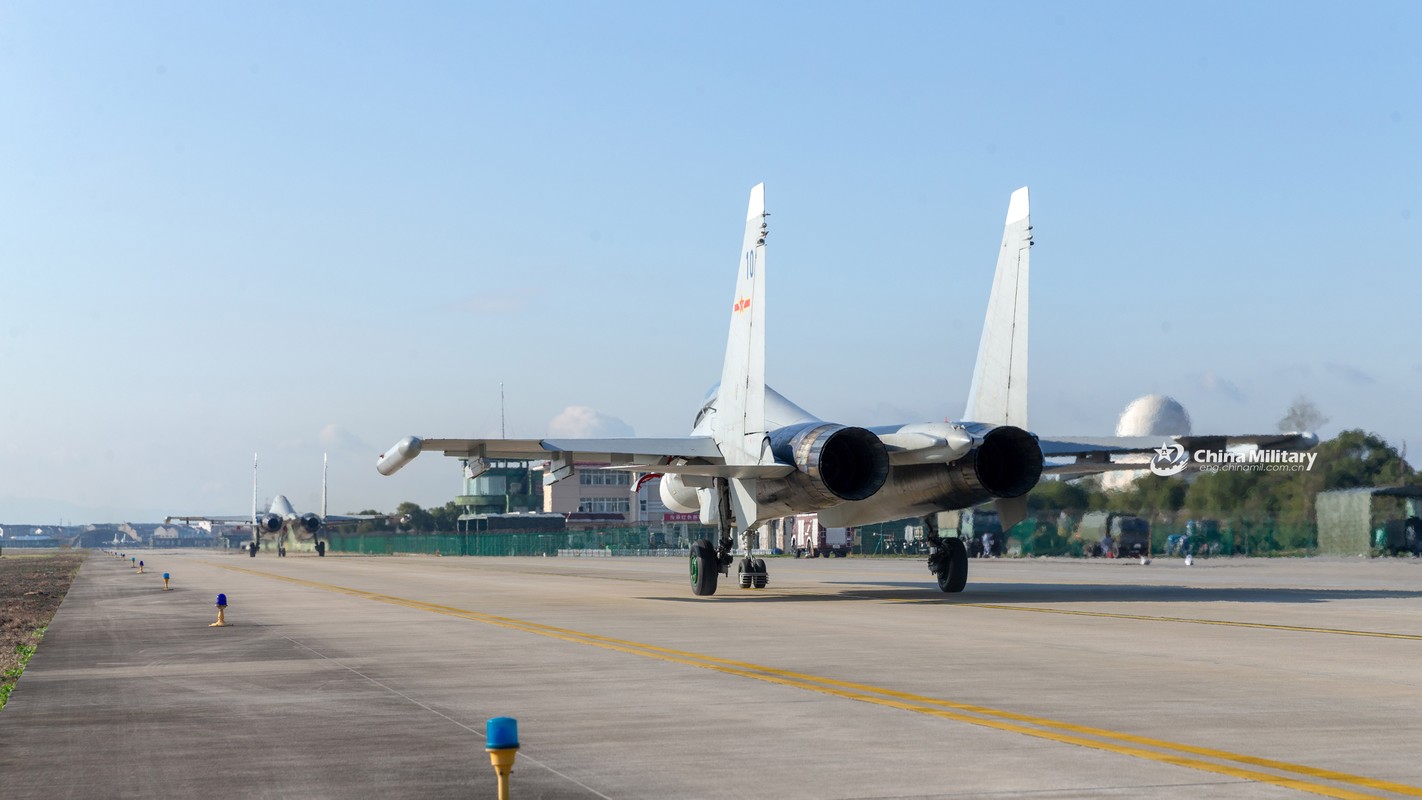 Cuc hiem canh “ho mang” Su-30MK2 Trung Quoc phong ten lua-Hinh-8