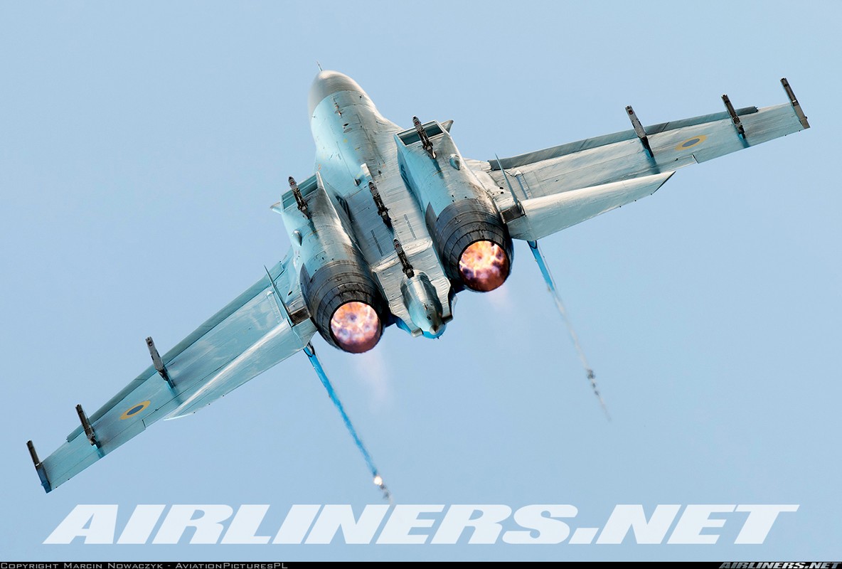 May bay Su-27 da 42 tuoi: Van song khoe, Viet Nam dung tot!-Hinh-6