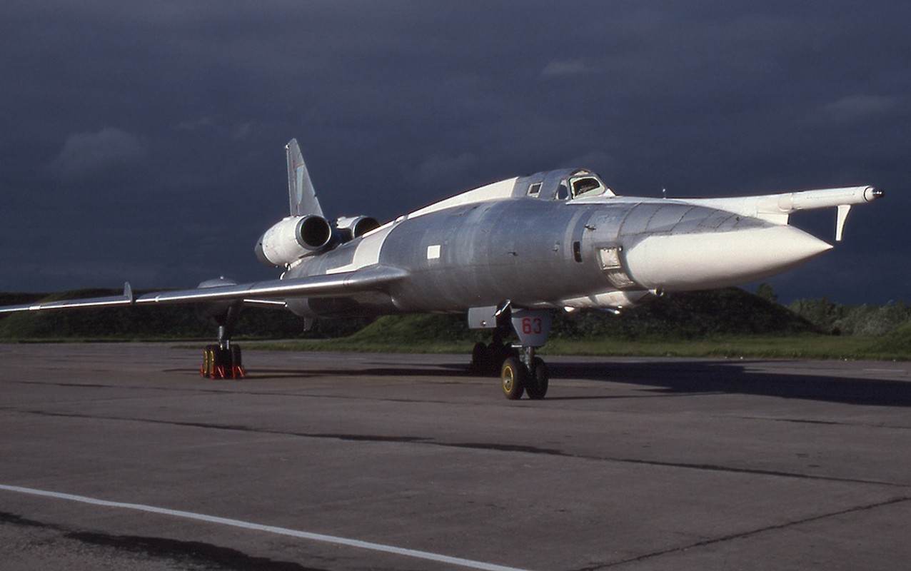 Vi sao phi cong Lien Xo tu choi dung may bay nem bom Tu-22?-Hinh-12