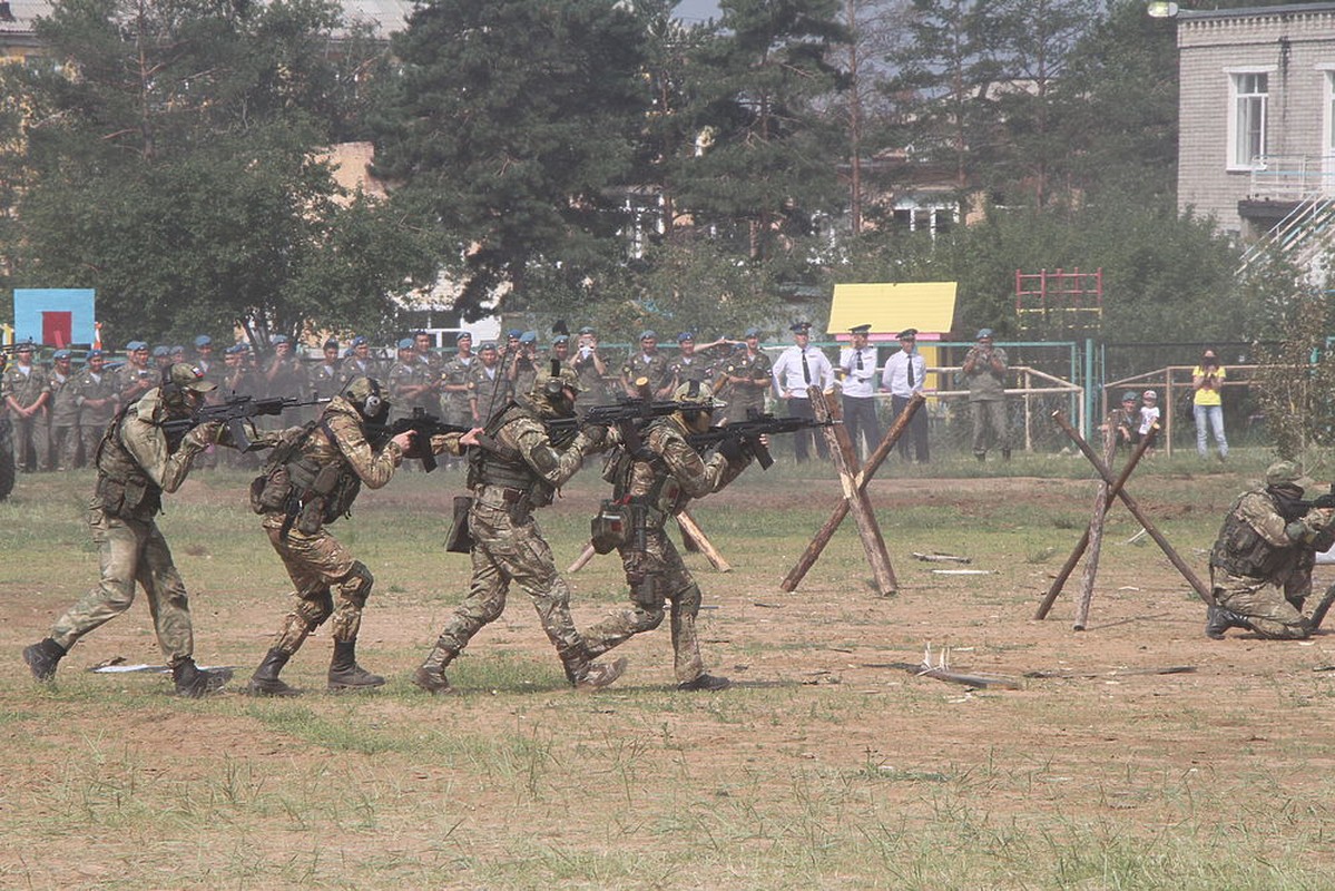 Doc dao le ky niem ngay truyen thong cua lu doan linh du Nga-Hinh-7