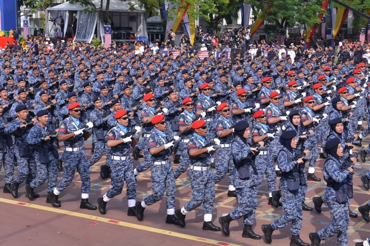 Malaysia mang het vu khi “khung” duyet binh mung 62 nam quoc khanh