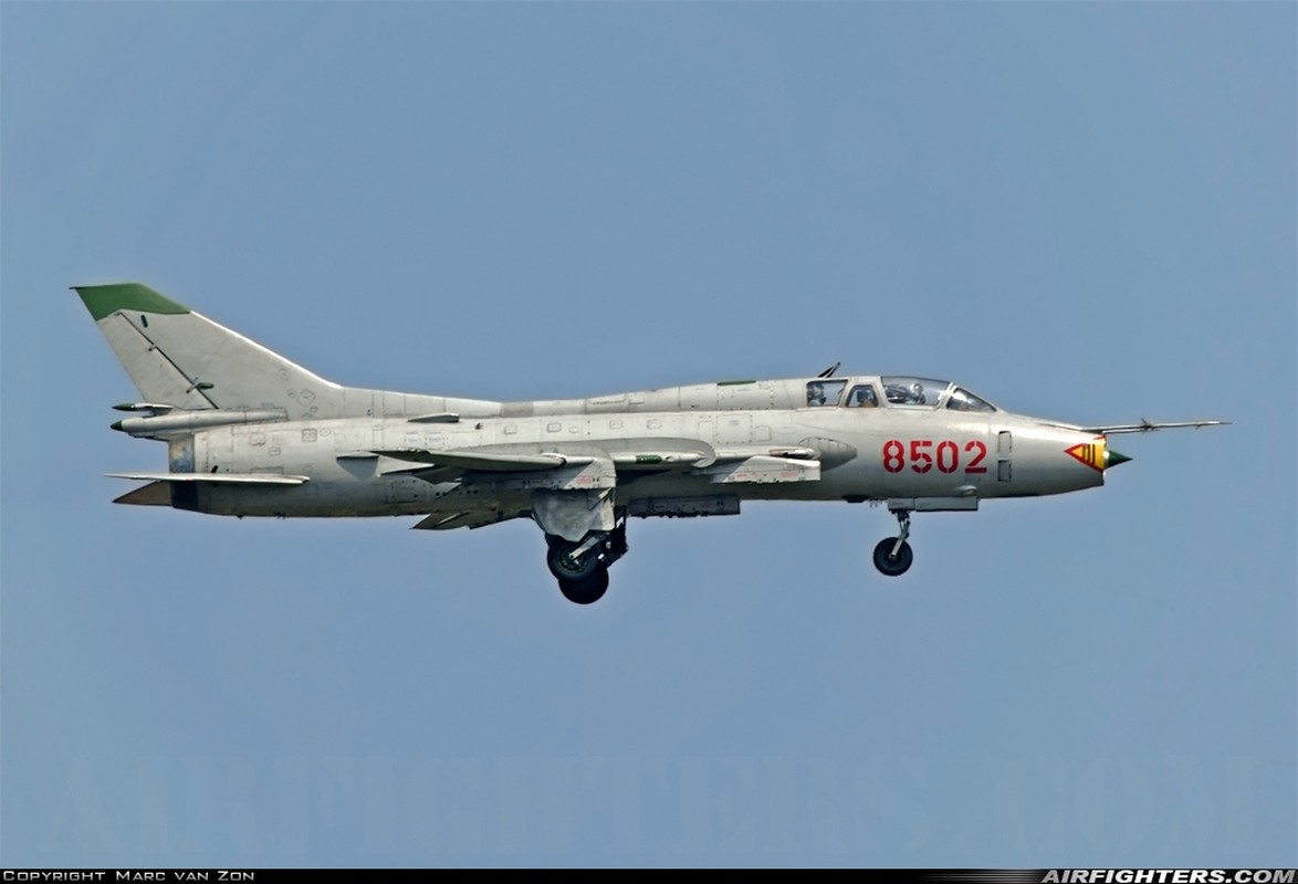 Bat ngo kha nang chien dau cua may bay huan luyen Su-22UM3K Viet Nam-Hinh-11