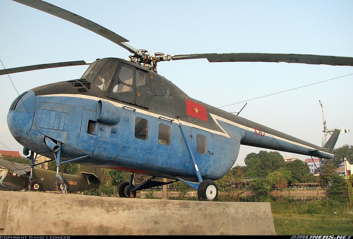 Truc thang Mi-4 Lien Xo va chiec chuyen co hang A tung phuc vu Bac Ho-Hinh-9