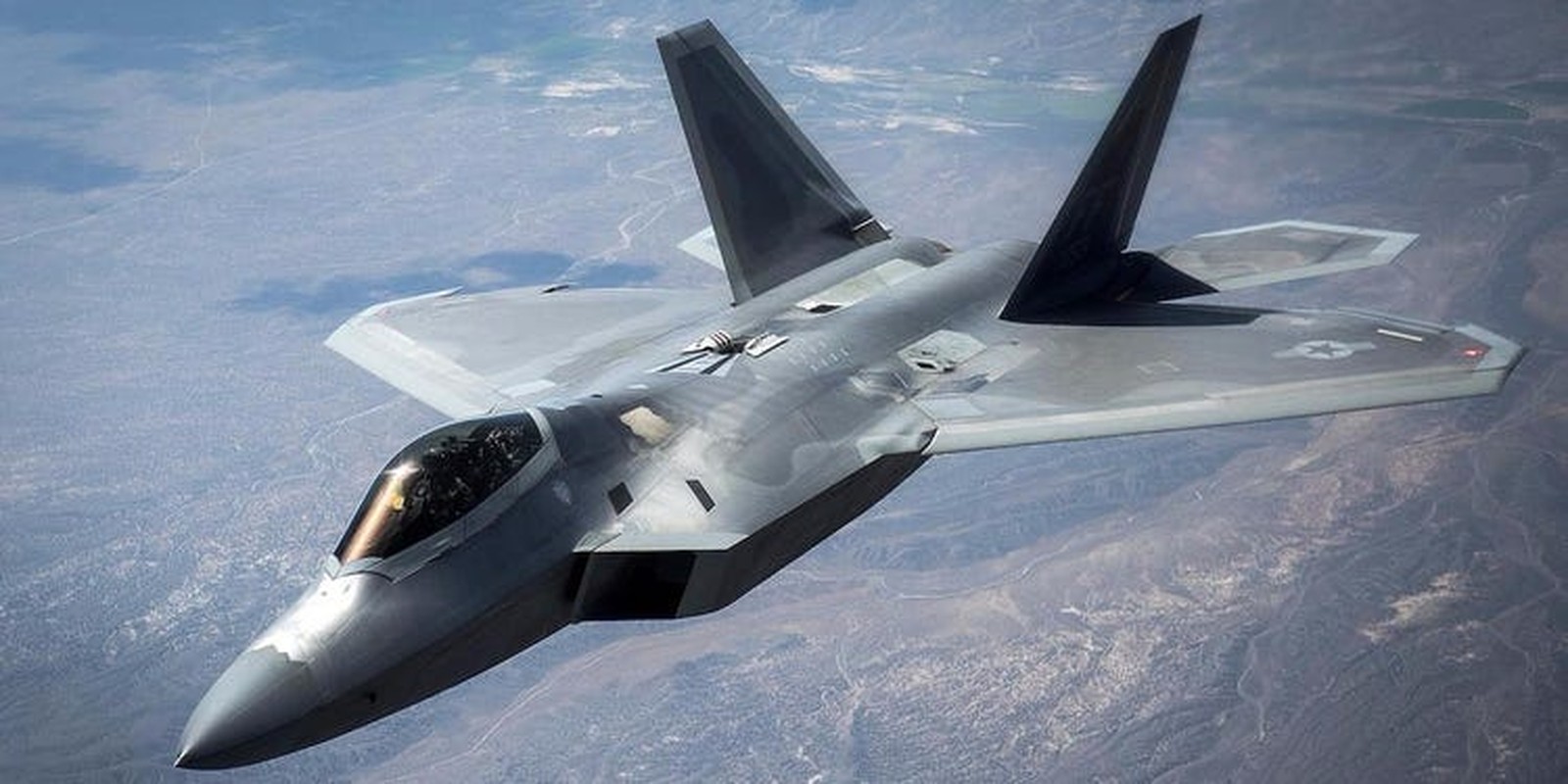 Vua mat mot tiem kich F-22, lieu My con 