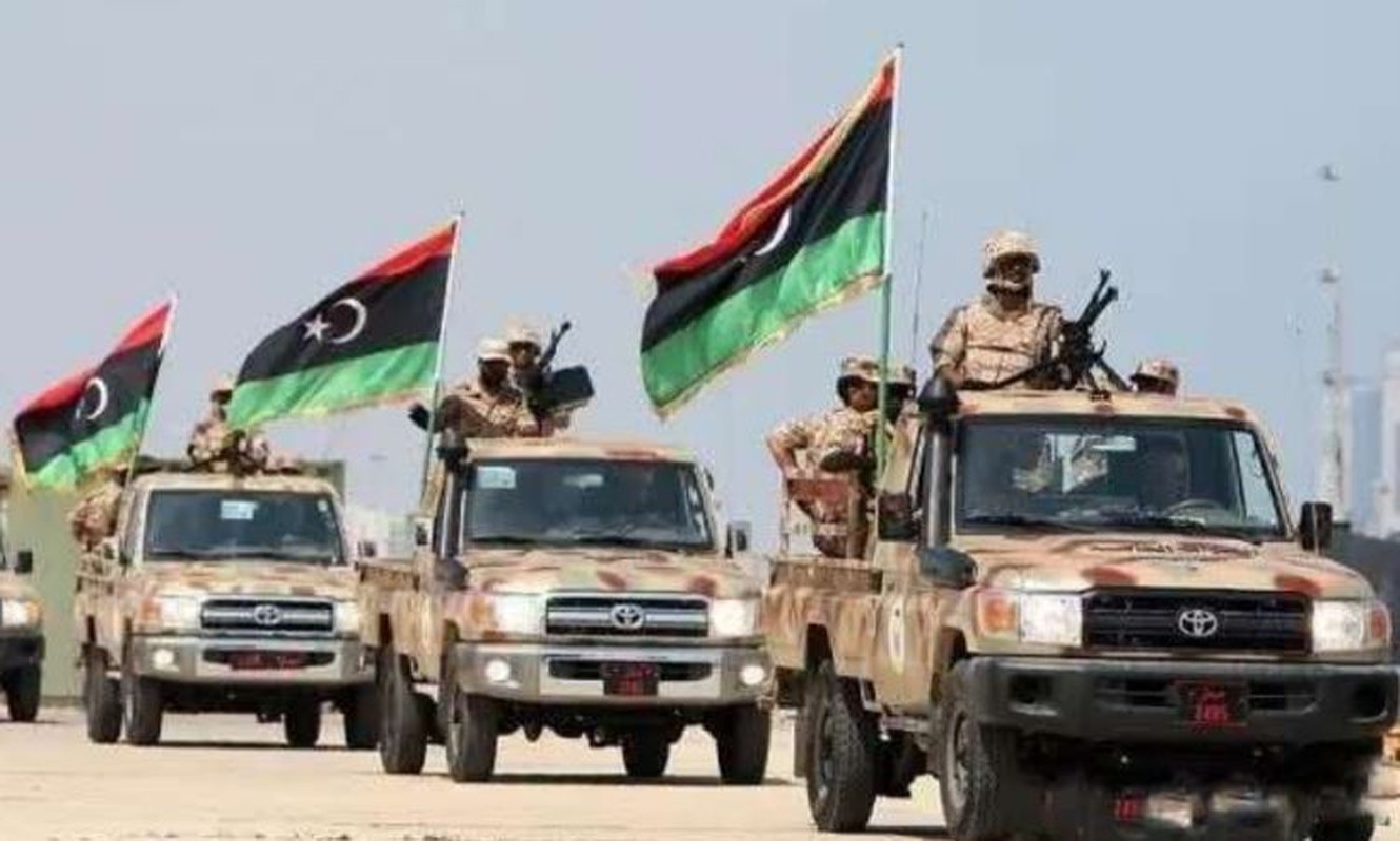 Libya cuc cang: Tuong Haftar de mat can cu khong quan al-Vatiya vao tay GNA-Hinh-6