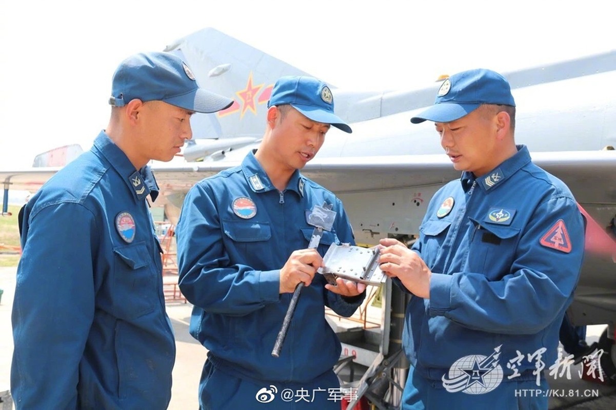 Ngac nhien: Trung Quoc van con su dung bien the cua MiG-21 Lien Xo-Hinh-4