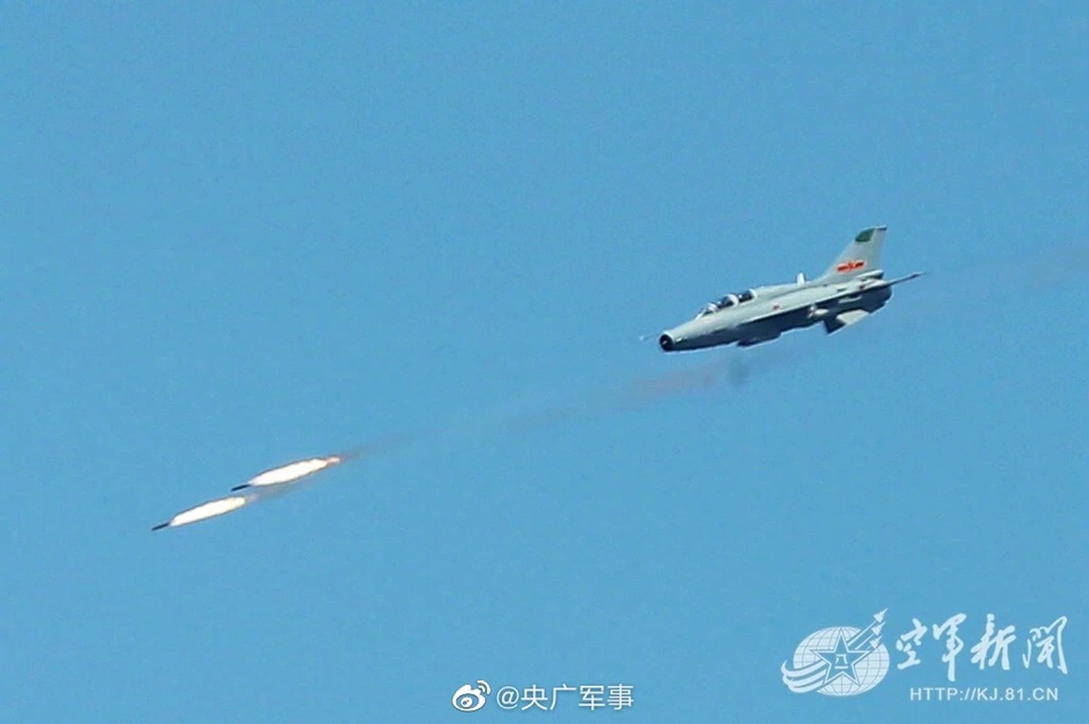 Ngac nhien: Trung Quoc van con su dung bien the cua MiG-21 Lien Xo-Hinh-8
