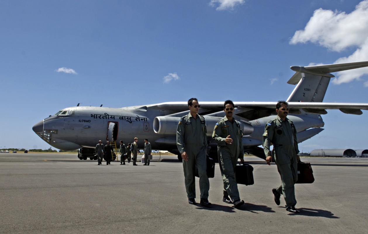 Ly do Viet Nam chua so huu Il-76 va “thay mau” luc luong van tai co-Hinh-11