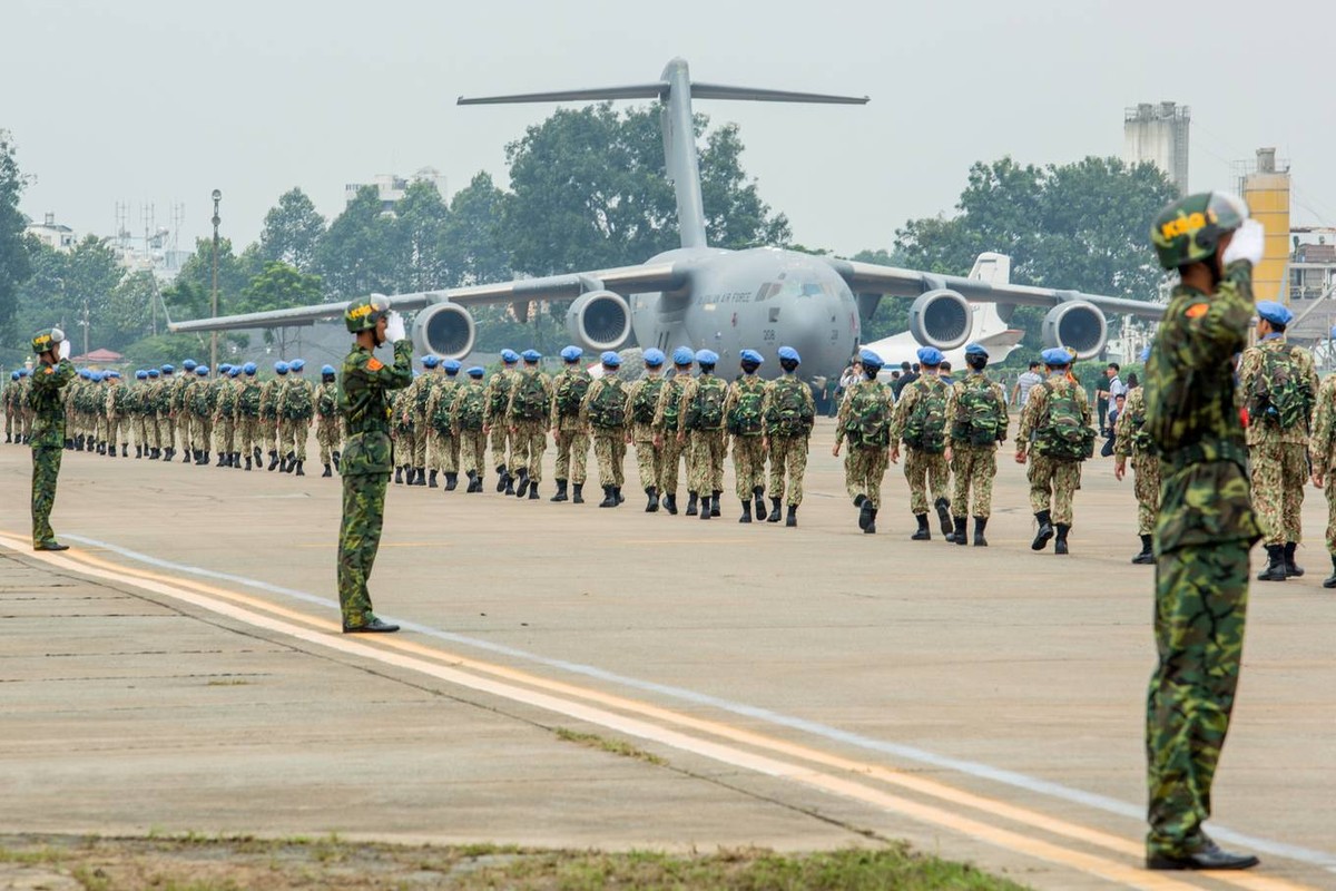 Ly do Viet Nam chua so huu Il-76 va “thay mau” luc luong van tai co-Hinh-5