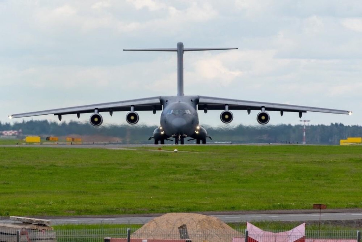 Y-20 dua binh si Trung Quoc sang Nga du duyet binh Quang truong Do-Hinh-4