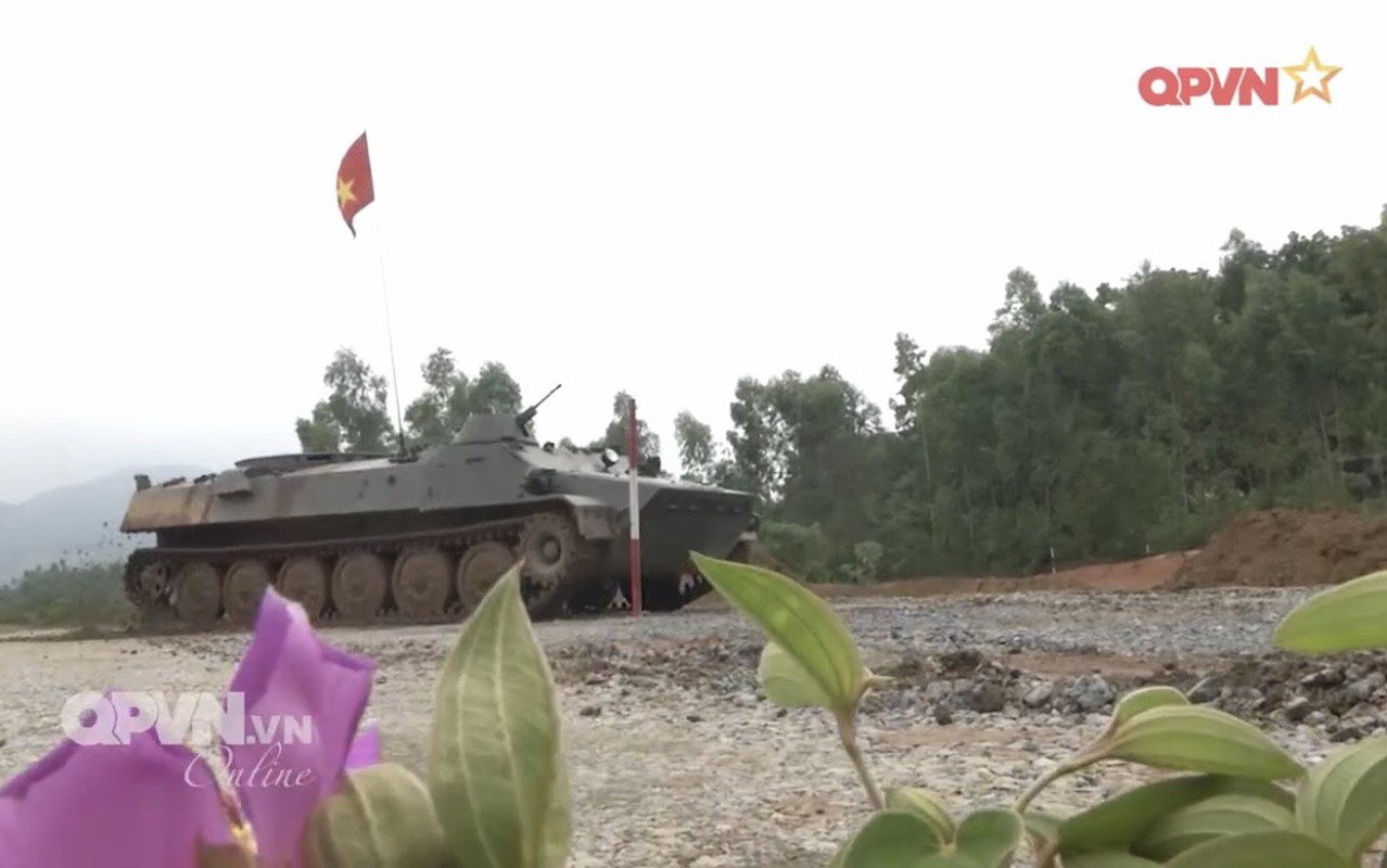 Phao binh Viet Nam huan luyen bang coi 100mm, cho toa sang o ARMY GAMES-Hinh-6