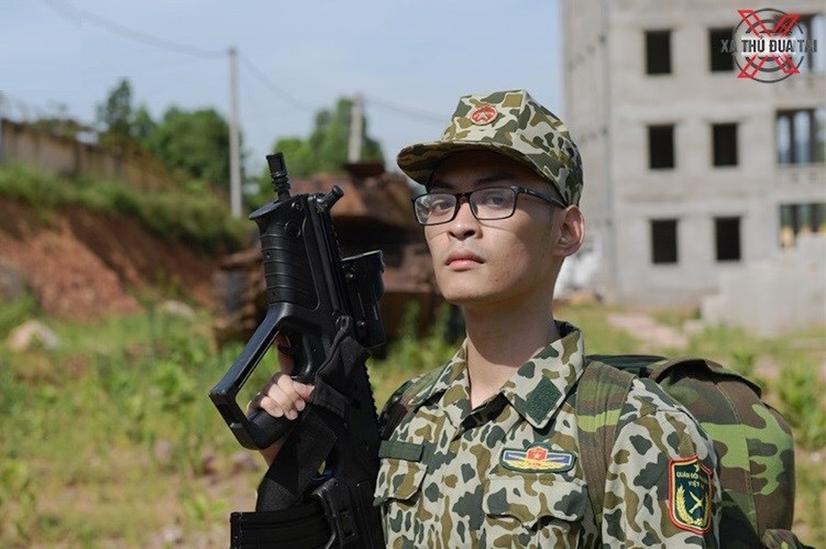 Loat sung truong tan cong hien dai nhat Viet Nam lo dien day bat ngo-Hinh-2