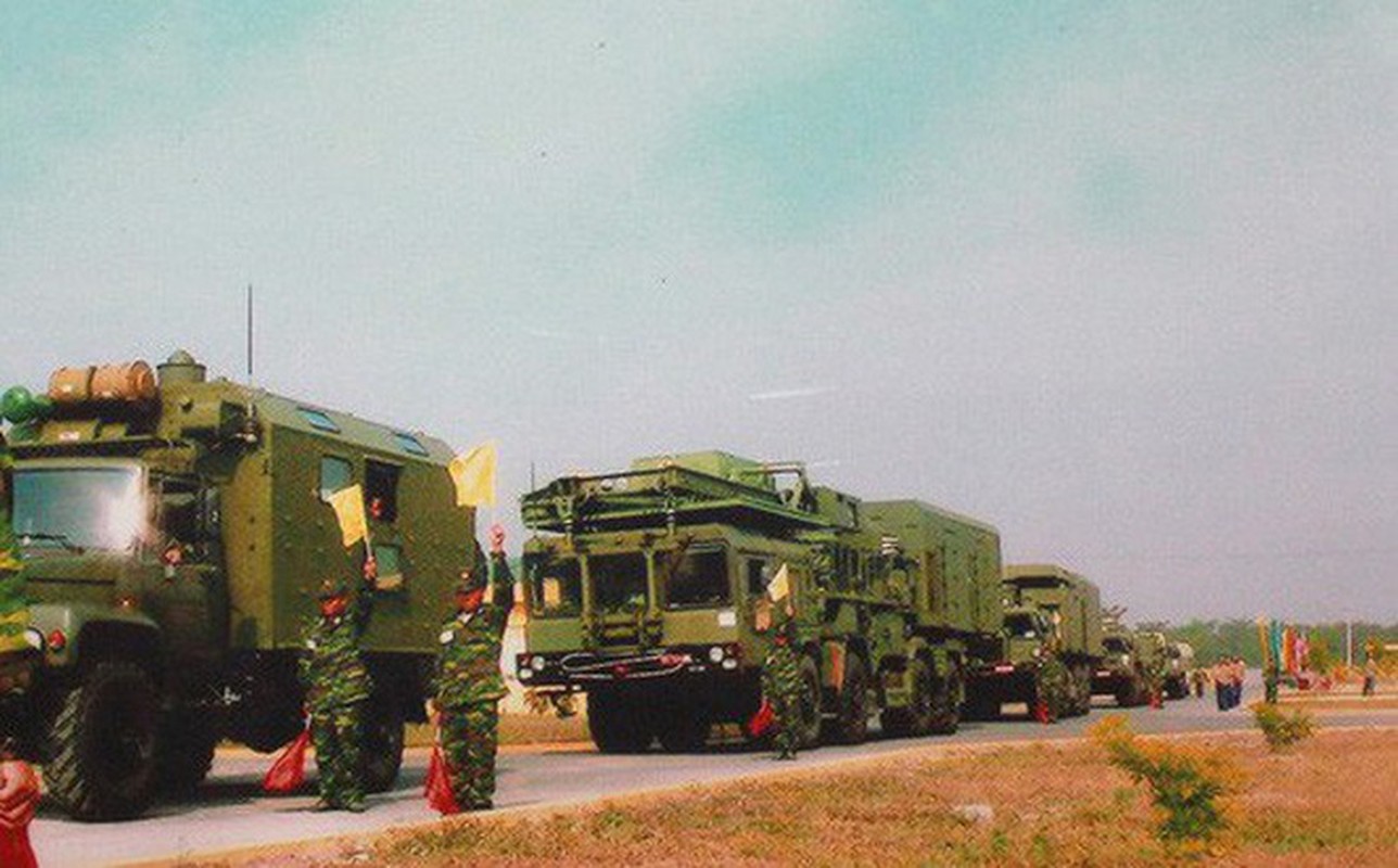 Phong khong Viet Nam da tiep nhan, lam chu S-300PMU-2 va ca S-400 hien dai?-Hinh-5