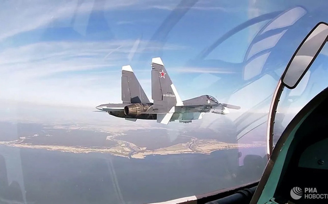 Su-30SM Nga trang bi ten lua sieu thanh, dat Dong Au duoi tam khong che-Hinh-11