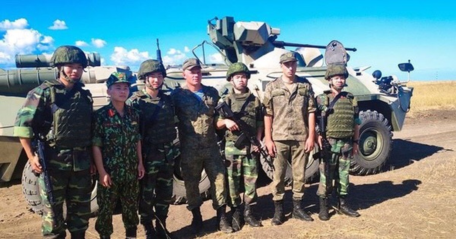 Chien si Viet Nam lan dau su dung thiet giap BTR-82A, loi hai the nao?-Hinh-3