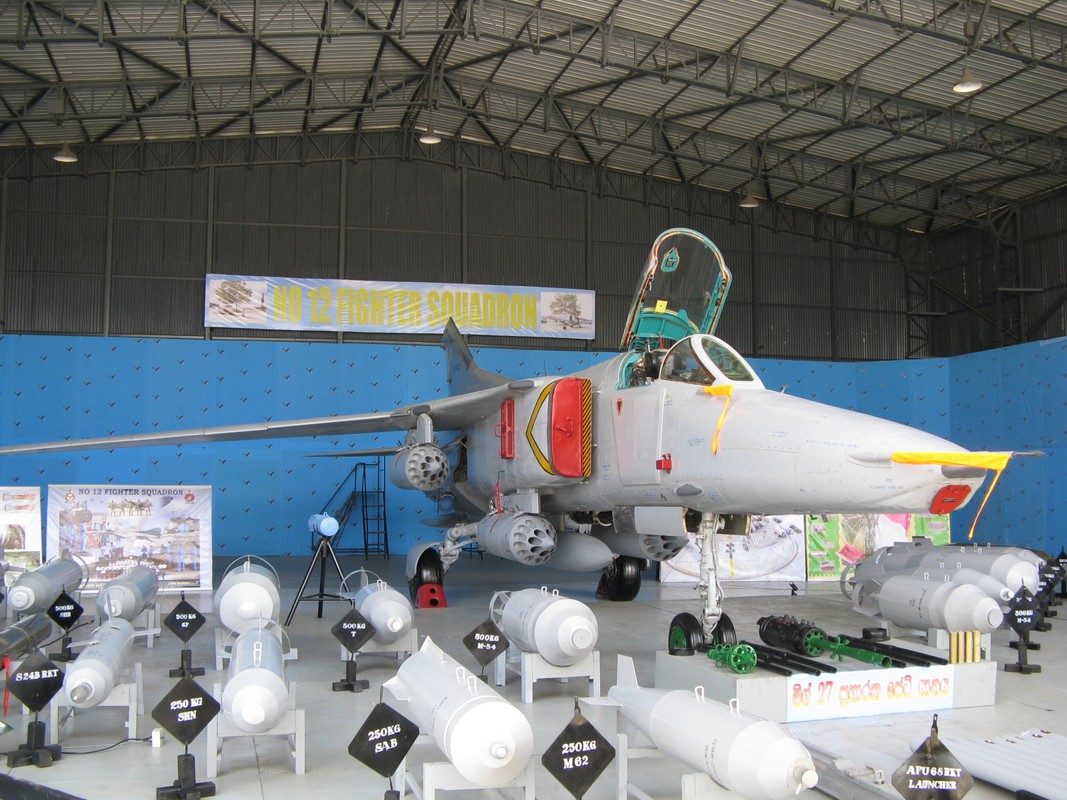 Bi ruong bo, cuong kich MiG-27 Lien Xo van co the chien dau cuc tot-Hinh-10