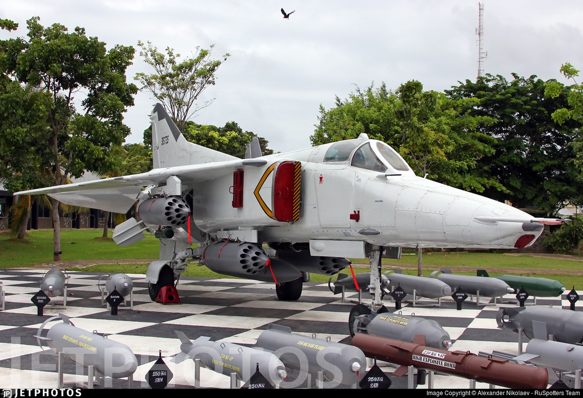 Bi ruong bo, cuong kich MiG-27 Lien Xo van co the chien dau cuc tot-Hinh-11