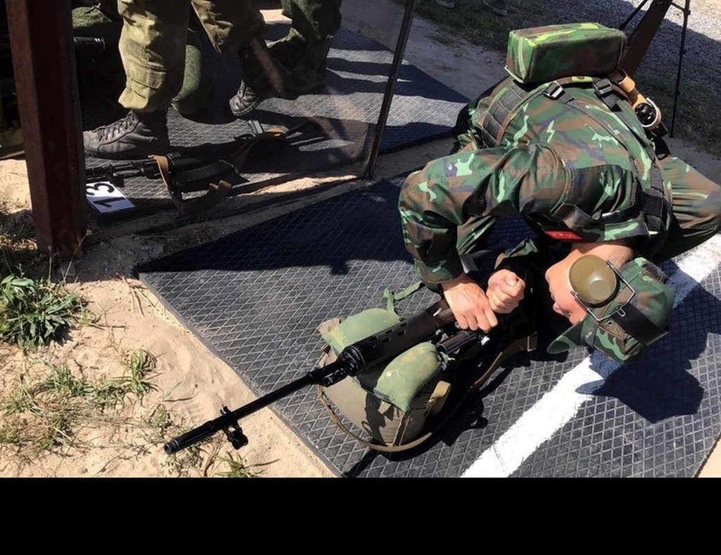 Linh ban tia Viet Nam nhan sung AK-74, SVD... khai hoa tai Army Games 2020-Hinh-7