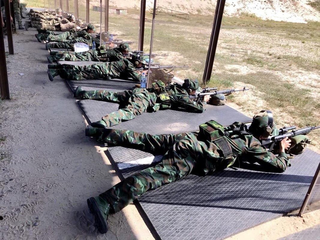 Linh ban tia Viet Nam nhan sung AK-74, SVD... khai hoa tai Army Games 2020-Hinh-5