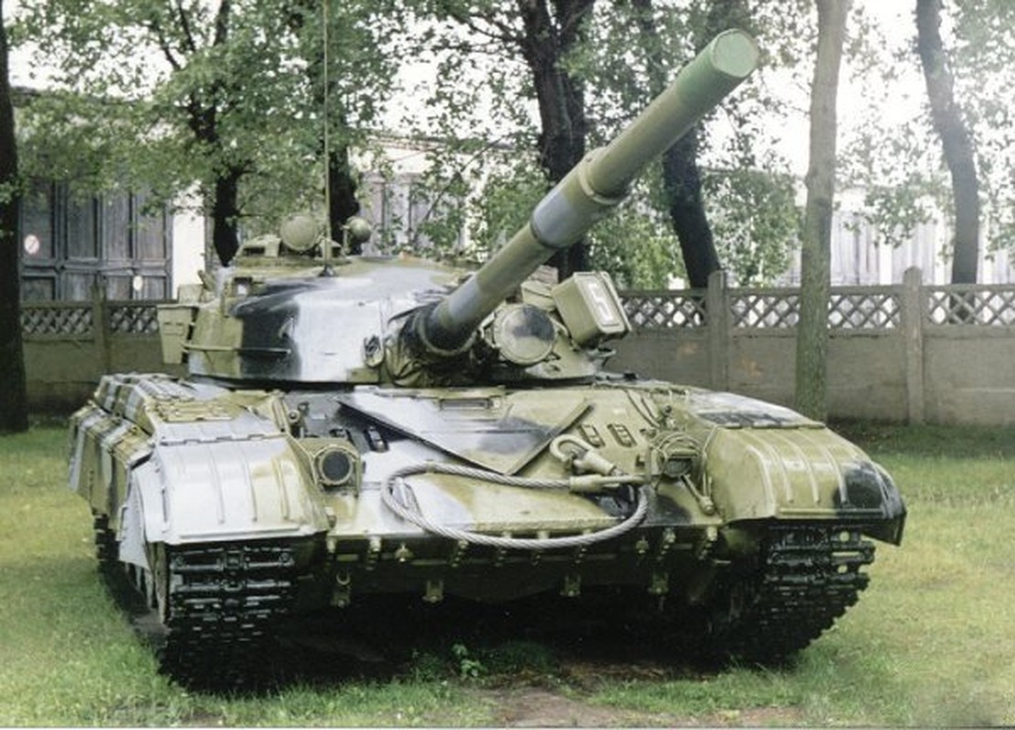 Xe tang T-72 dang tung hoanh tai Army Games: Ke 