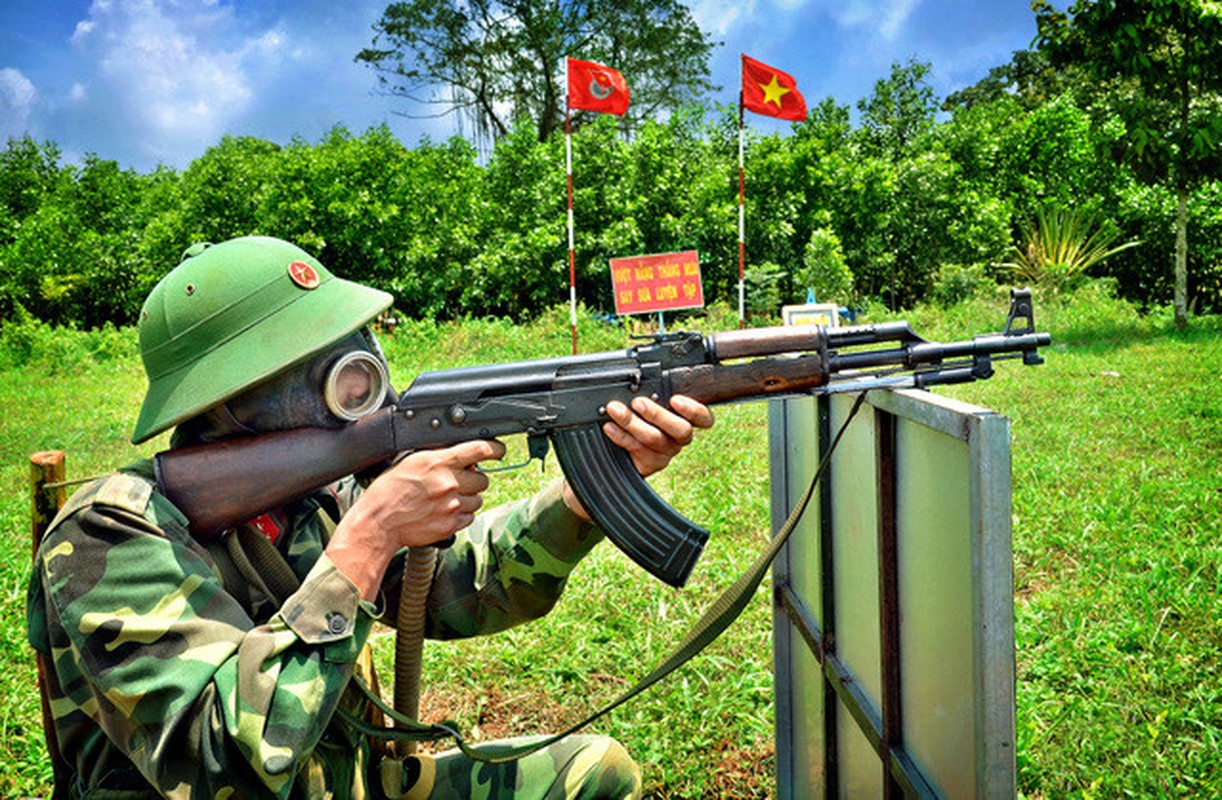 Trang bi tung buoc hien dai cua chien si bo binh Quan doi Viet Nam-Hinh-9