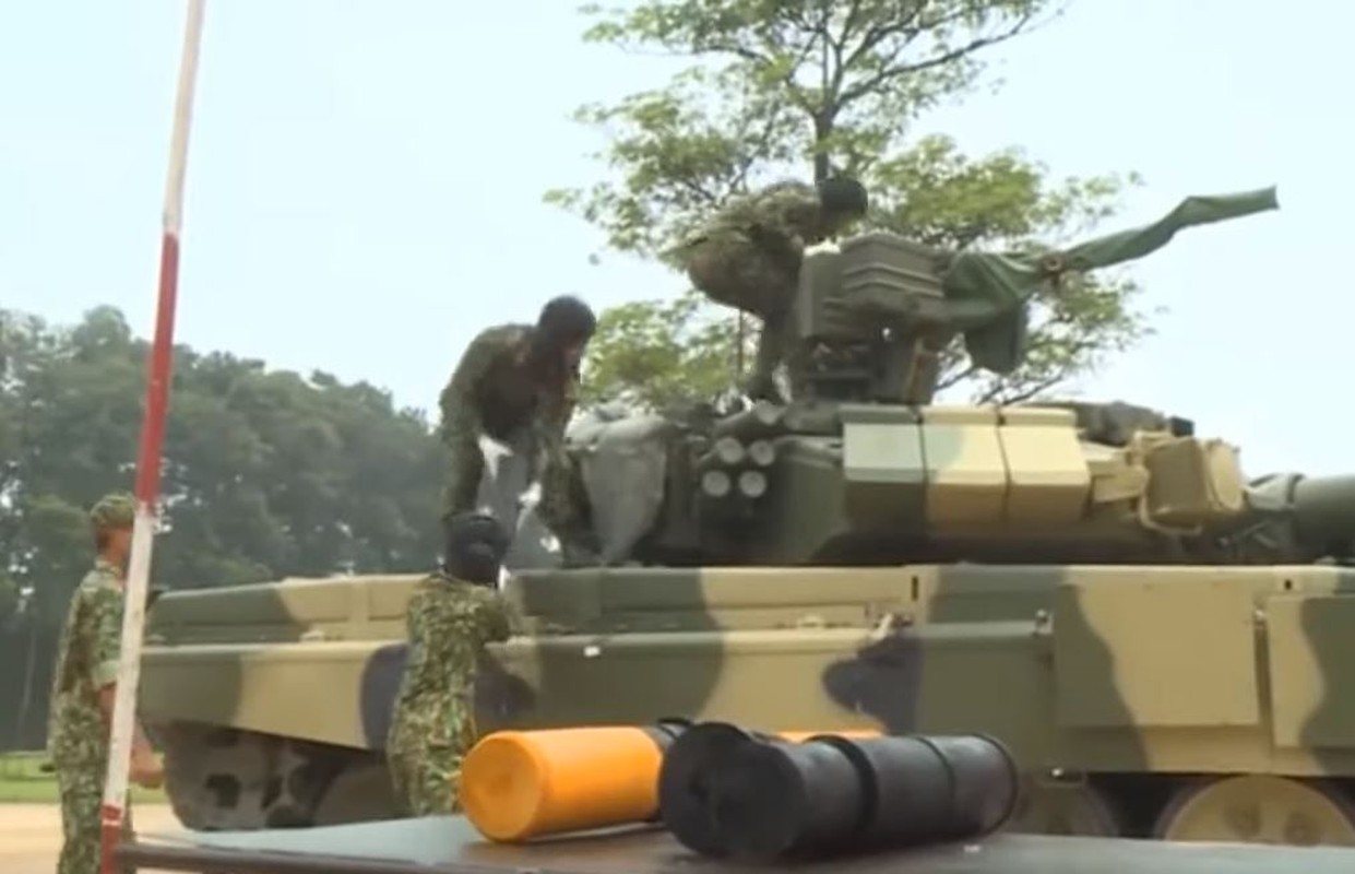 Nga boi roi truoc xe tang T-90 bang be tong cua Viet Nam-Hinh-10