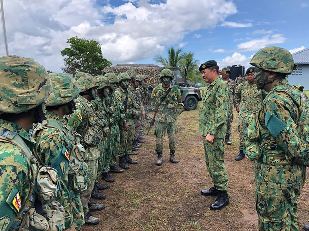 Tim hieu ve quan phuc nguy trang cua cac quan doi ASEAN (P2)-Hinh-9